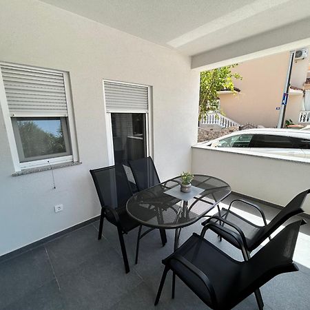 Apartments Dobrenic Vodice Ngoại thất bức ảnh