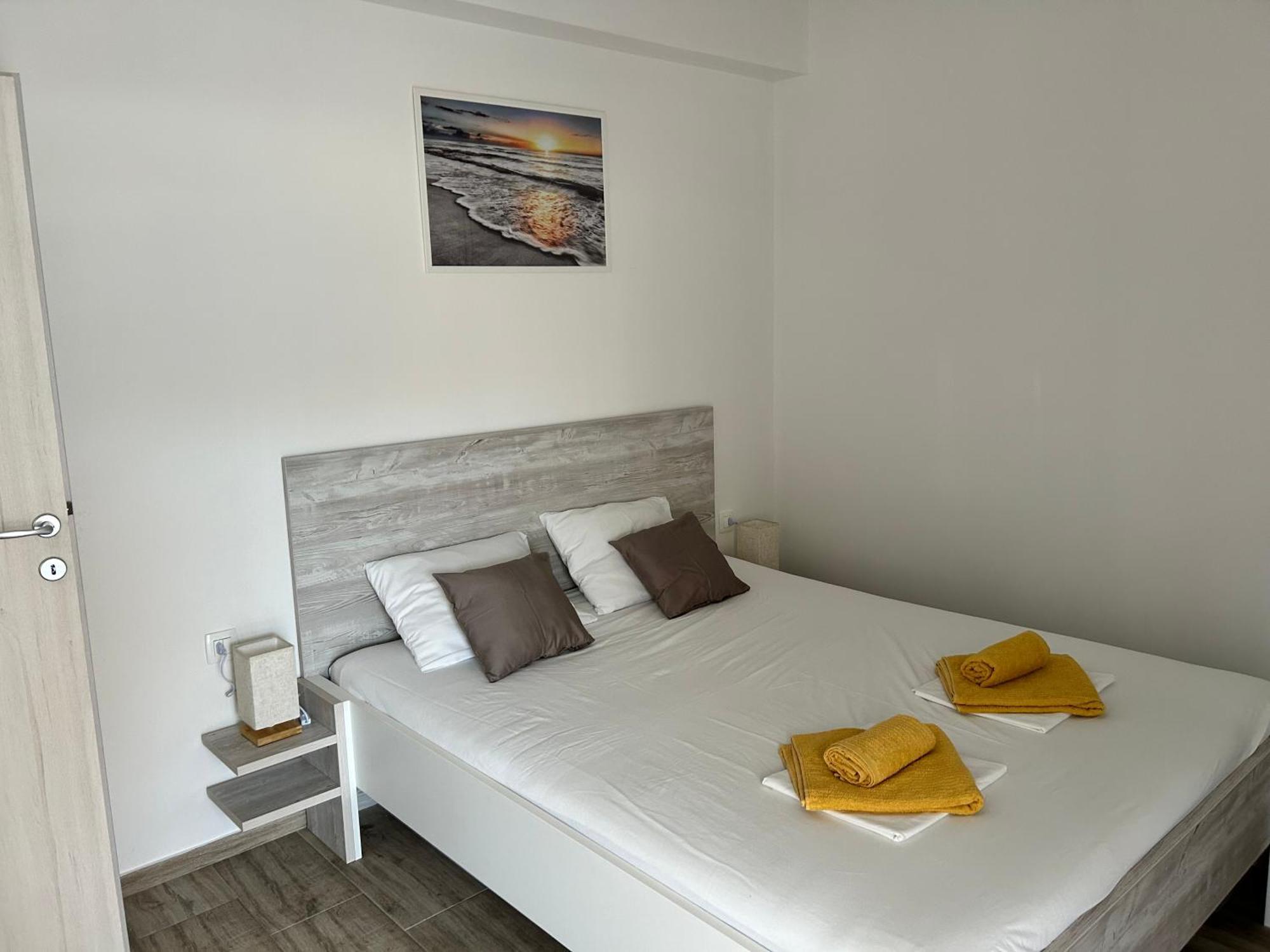 Apartments Dobrenic Vodice Ngoại thất bức ảnh
