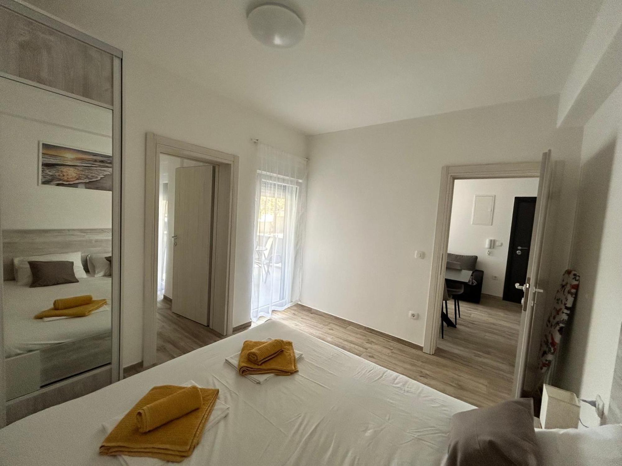 Apartments Dobrenic Vodice Ngoại thất bức ảnh