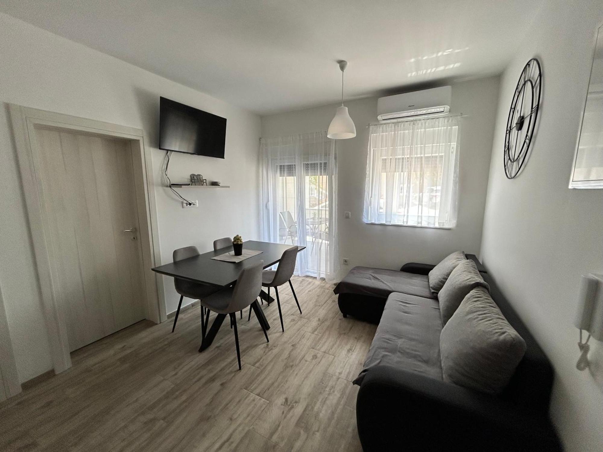 Apartments Dobrenic Vodice Ngoại thất bức ảnh